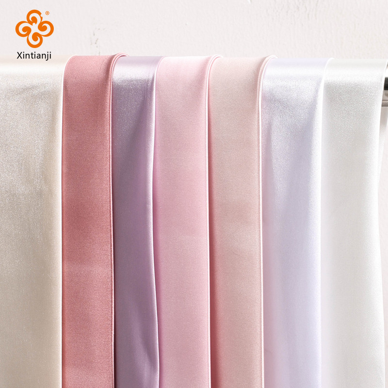 ผ้าไหมซาตินยืดได้สำหรับ DIY Cheongsam และชุด Hanfu สีทึบ ความหนาแน่นสูง 0.5 เมตร