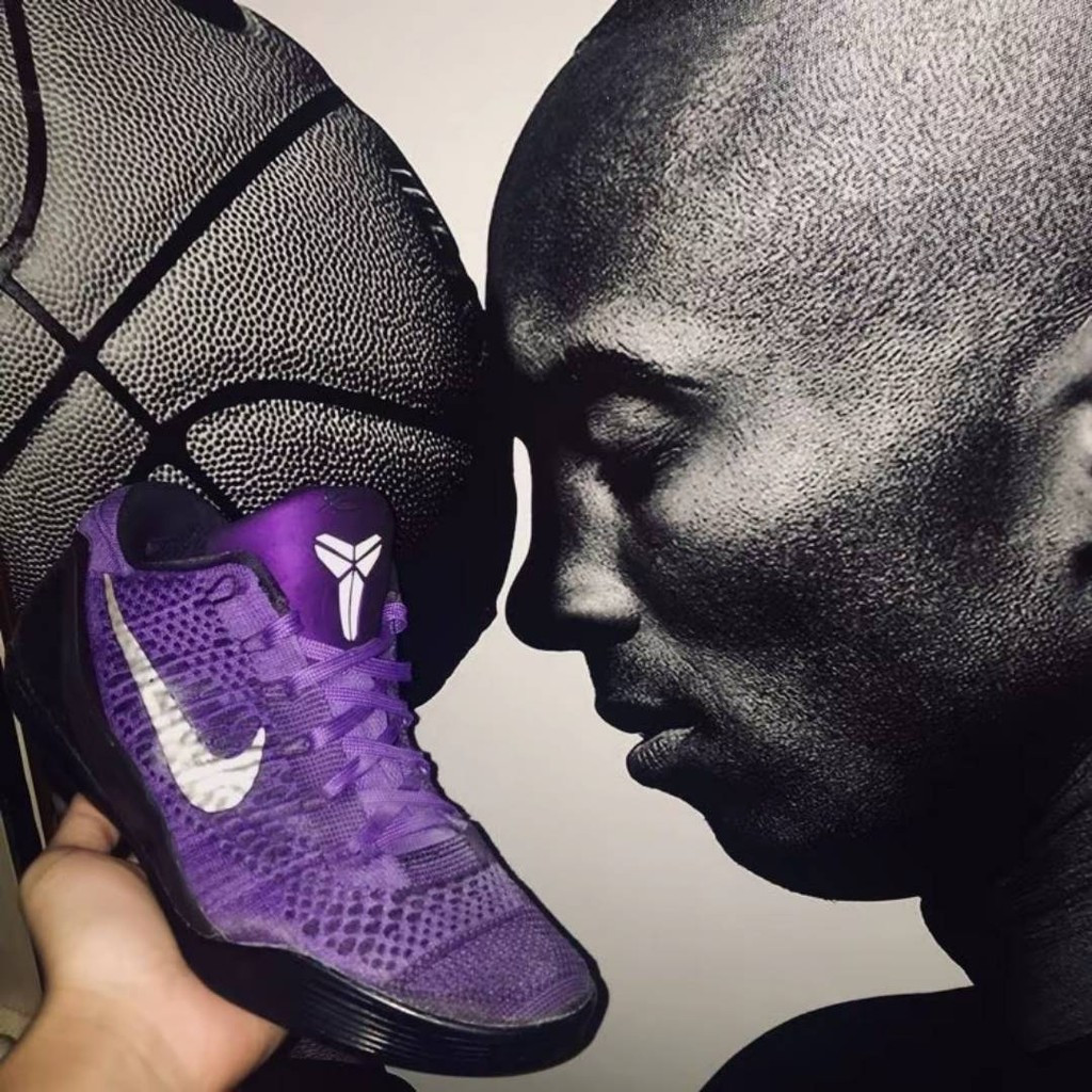 รองเท้าบาสเก็ตบอลผู้ชาย Nike Kobe 9 Low สีพื้น แบบสบาย