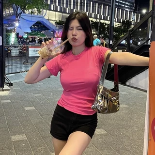 เสื้อยืดรัดรูป คอกลมแขนสั้น ผ้ายืดยูนิ สาวอวบใส่ได้ เก็บทรงหุ่นดีมาก พรางหุ่น เสื้อเบบี้ที เบสิคลุค พร้อมส่งทุกสี รุ่น