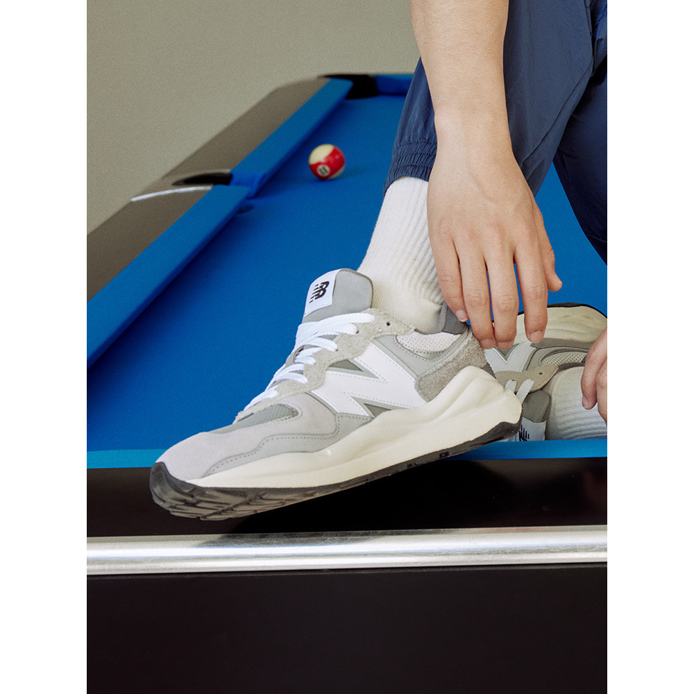 NEW BALANCE ชายหญิงคู่รองเท้าลำลองกีฬาย้อนยุคพื้นหนา m5740ta