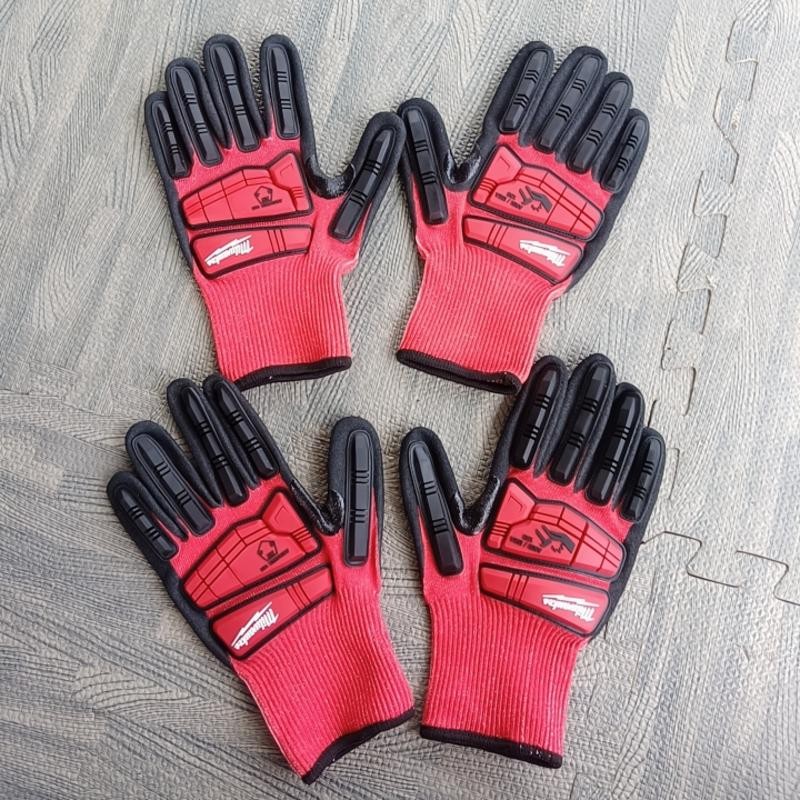 Milwaukee ถุงมือสีแดงป้องกันระดับ 3 Milwaukee ถุงมือทนต่อแรงกดที่กันบาดขนาด L มือที่สองแบบสแตนด์อโลน