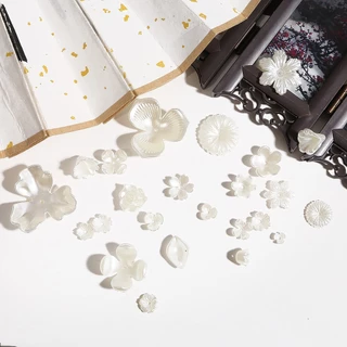 10 ชิ้น/ล็อต อะคริลิคดอกไม้ลูกปัด Pearl White Flower End Bead Caps สำหรับเครื่องประดับและอุปกรณ์เสริม DIY เย็บปักถักร้อย