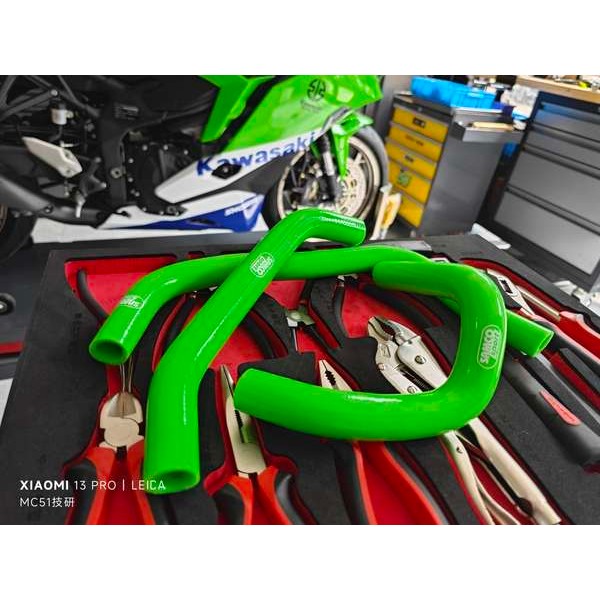 Kawasaki Kawasaki ZX-4RR ท่อน้ําดัดแปลง ZX25R ท่อน้ําสีแรงดันสูง anti-aging ท่อน้ําป้องกันการระเบิด