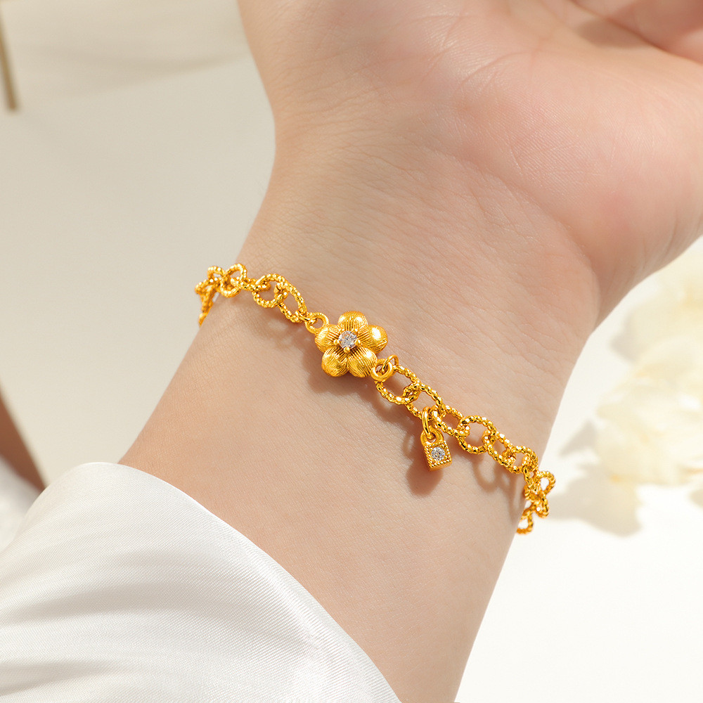 สร้อยข้อมือทองแดงชุบทองหนา ลายดอกไม้ ฝังเพชร เนื้อโลหะ เครื่องประดับแฟชั่นขนาดเล็ก สไตล์จีนใหม่ เครื่องประดับผู้หญิง INS