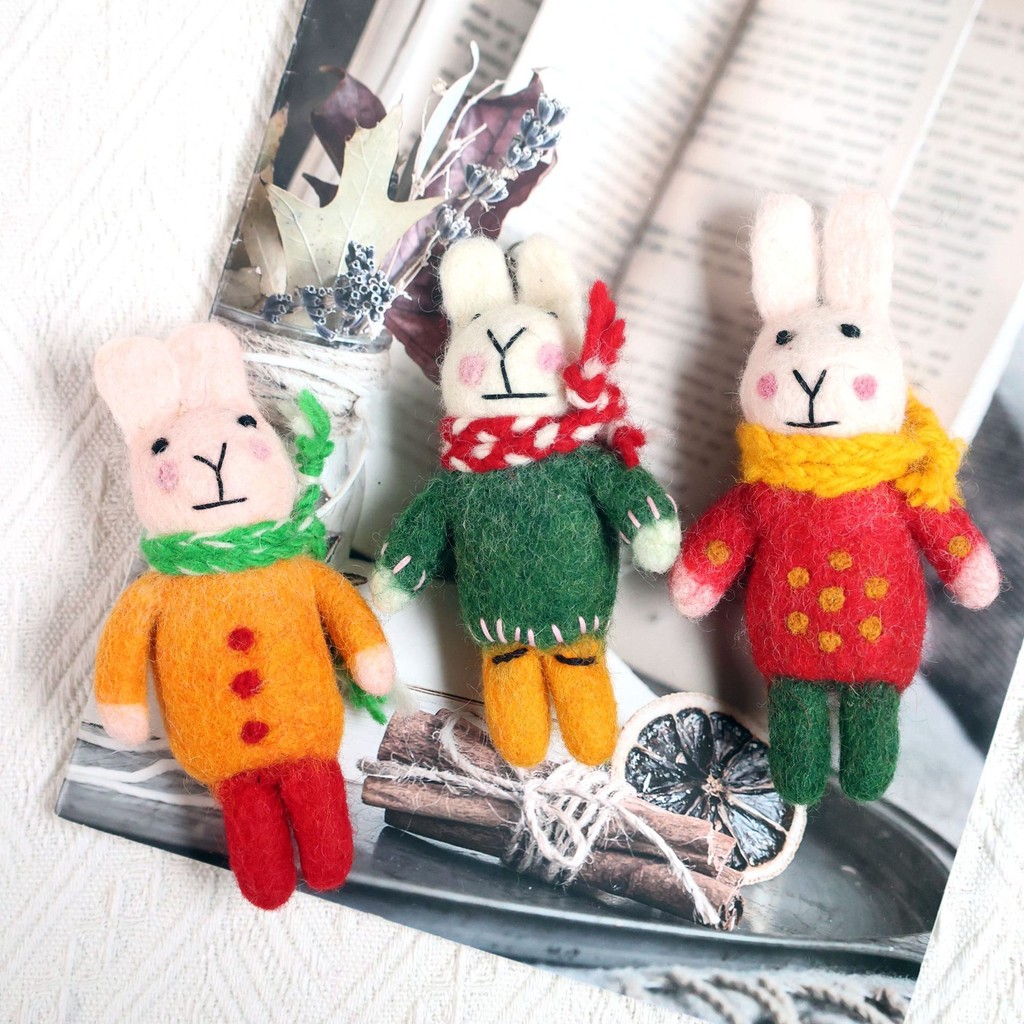 < Hanhan Rabbit > Wool Felt Charm Bunny Charm Hand-Made Charm Bag Pendant Wool Felt Key Ring
