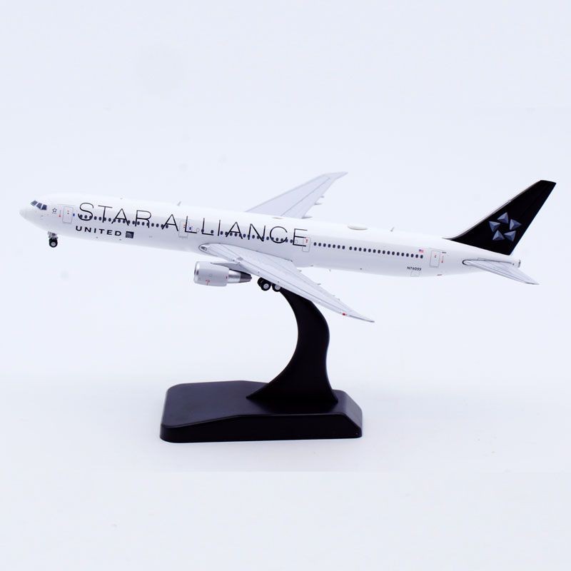 1: 400 JC Wings Alloy Airliner รุ่น United Airlines B767-400ER N76055