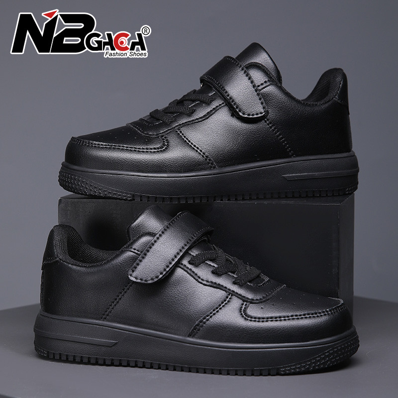รองเท้าเด็กขนาด28-40สําหรับรองเท้าผ้าใบเด็กชายและเด็กหญิงยืดหยุ่นสูงพื้นนิ่มสําหรับนักเรียนเดินสบายไปโรงเรียนสีดําสีขาว