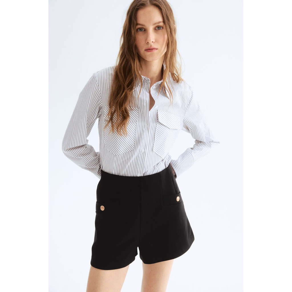 H&M(เอชแอนด์เอ็ม) กางเกงขาสั้นเดนิมเบอร์มิวดา ผู้หญิง 1347216_1