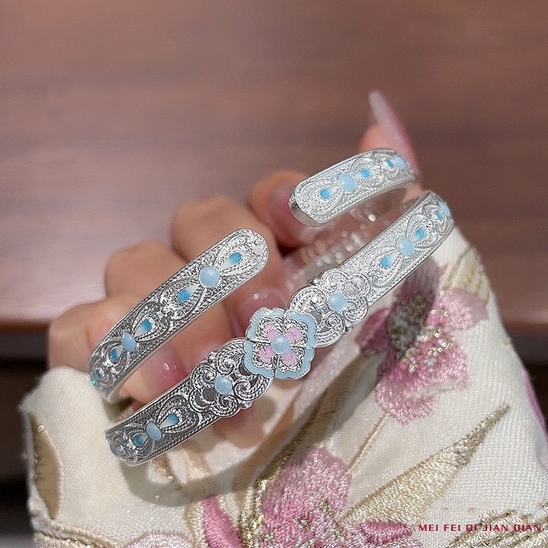 ใหม่แฟชั่น Clover สร้อยข้อมือสไตล์จีนใหม่ที่เรียบง่ายอเนกประสงค์