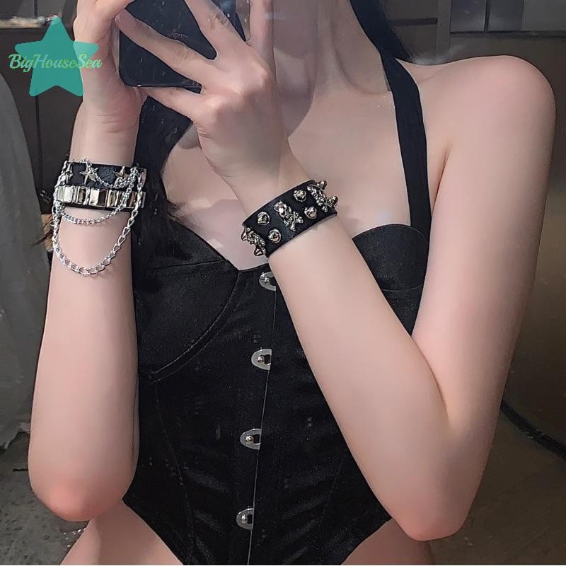 [BigHouseSea] Punk Gothic Skull สร้อยข้อมือโซ่โลหะ Spikes Rivet PU หนังสายรัดข้อมือกําไลข้อมือกว้างสร้อยข้อมือผู้หญิงผู้ชายเครื่องประดับใหม่