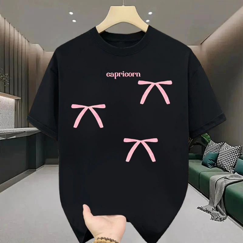 พร้อมส่ง 🎀 เสื้อยืด oversize เสื้อยืดแขนสั้นแฟชั่นผู้หญิง พิมพ์ลายโบว์ลำลองทรงหลวม สไตล์เกาหลี