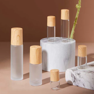 ขวดลูกกลิ้งน้ำหอม ขนาดพกพา 10ml ฝาลายไม้ ดีไซน์มินิมอล ขวดแก้วฝ้าเกรดพรีเมียม ราคาถูก ใช้งานง่าย