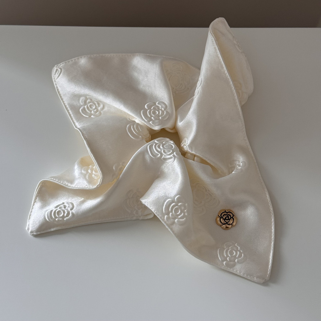 Moouga/French Retro Rose Jacquard แหวนผมสไตล์ใหม่ซาติน High-End Square ขนาดใหญ่ Scrunchy Outing All-Match อุปกรณ์เสริมผม ราคา ถูกที่สุด ดีลบีเคเค แกลเลอรีภาพที่ 5
