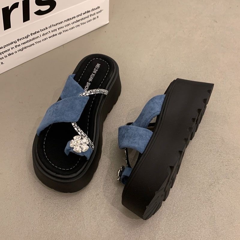 รองเท้าแตะแฟชั่น Over-Toe รองเท้าผู้หญิงสวมใส่ด้านนอก 2025 ฤดูร้อนสไตล์ใหม่หนา Soled High Rhinestone