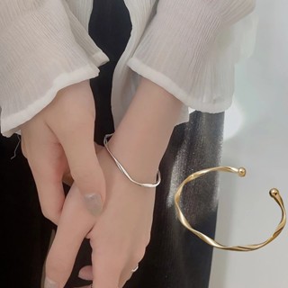 กำไลข้อมือ สไตล์เกาหลี  เหมาะสำหรับผู้หญิง พร้อมส่ง