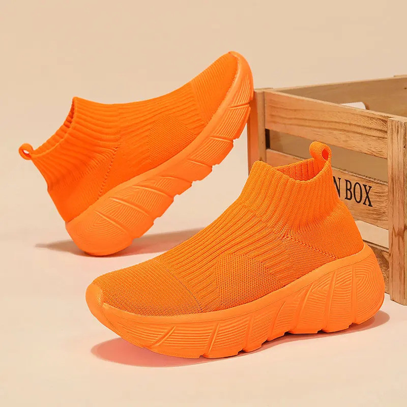 Fashiion สีส้มรองเท้าวิ่งสําหรับชายผู้หญิง Breathable ถุงเท้าผู้ชายกีฬารองเท้าผ้าใบ High-top แพลตฟอร
