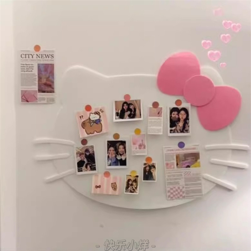 แผ่นผนังรูปถ่าย Hello Kitty สำหรับตกแต่งห้องนอนและห้องเด็ก ตกแต่งบรรยากาศ แผ่นไม้ก๊อกขนาดเล็ก KT Cat สำหรับผนัง DIY – โปรปัง