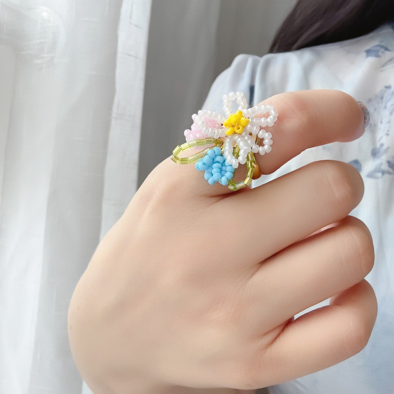 ดอกไม้ลูกปัดทอมือ แหวนดอกไม้สีสันสดใส Dopamine