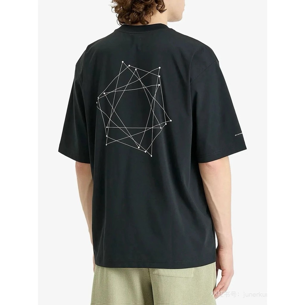 G0ldwin เสื้อยืดแขนสั้นสไตล์กีฬารูปแบบเรขาคณิต การออกแบบการพิมพ์ ผ้าระบายอากาศสำหรับกลางแจ้ง