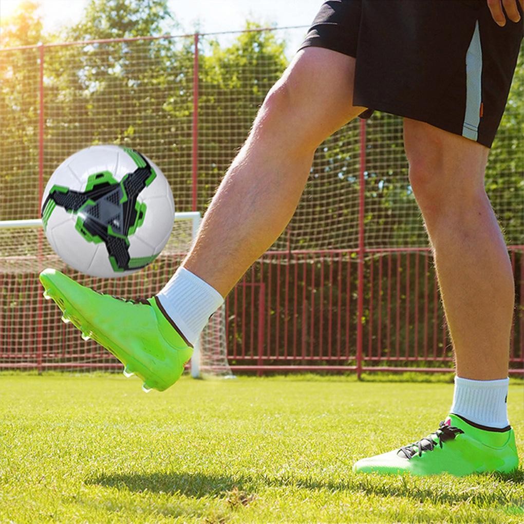 PVC ทนทาน Balones De Futbol ฟุตบอลสําหรับพื้นผิวที่แตกต่างกันการฝึกอบรมและการแข่งขัน Balon De Futbol