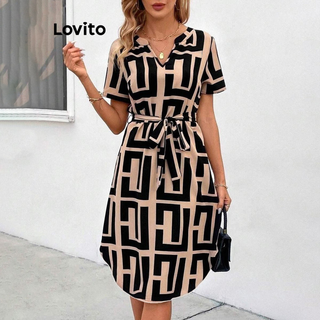 Lovito ชุดเดรสลําลองชุดเดรสผูกเชือกลายเรขาคณิตสําหรับผู้หญิง LNL75255