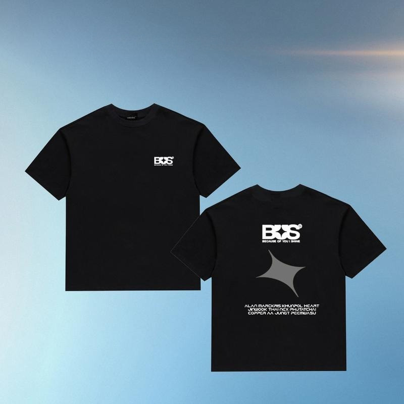 2025 BUS Because of You I Shine BUS_LIGHTTHEWORLD คอนเสิร์ตแขนสั้นเสื้อยืดคอกลมหญิง ราคา ถูกที่สุด ดีลบีเคเค แกลเลอรีภาพที่ 3