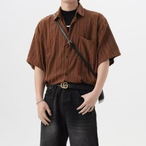 【จัดส่งที่รวดเร็ว】เสื้อเชิ้ตเกาหลี สไตล์ฮาวาย การออกแบบแกะสลักกลวง oversize เสื้อคู่ เสื้อนักศึกษาแขนสั้น แฟชั่นผู้ชาย รูปที่ 4