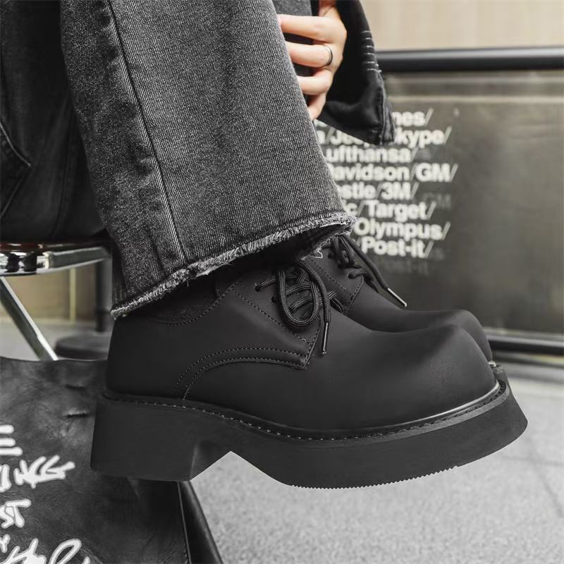 2025 ฤดูใบไม้ผลิ Big Toe Derby รองเท้าผู้ชายหนา Soled สไตล์ฮ่องกง Niche อินเทรนด์รองเท้าหนังลําลองผู้ชาย Overalls อินเทรนด์