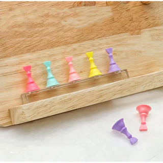 ( แท่นวางเล็บ สีลูกกวาด 5ชิ้น) แท่นฝึกทำเล็บ เพ้นท์เล็บ ทำตัวอย่างเล็บ Nail Training Stand อุปกรณ์ทำเล็บ