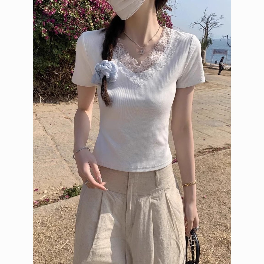 ลูกไม้ u-คอลายแขนสั้นเสื้อยืดผู้หญิง 2025 ฤดูร้อนสไตล์ใหม่ bm สไตล์สาวร้อน Slim-Fit สั้นสไตล์ด้านหน้