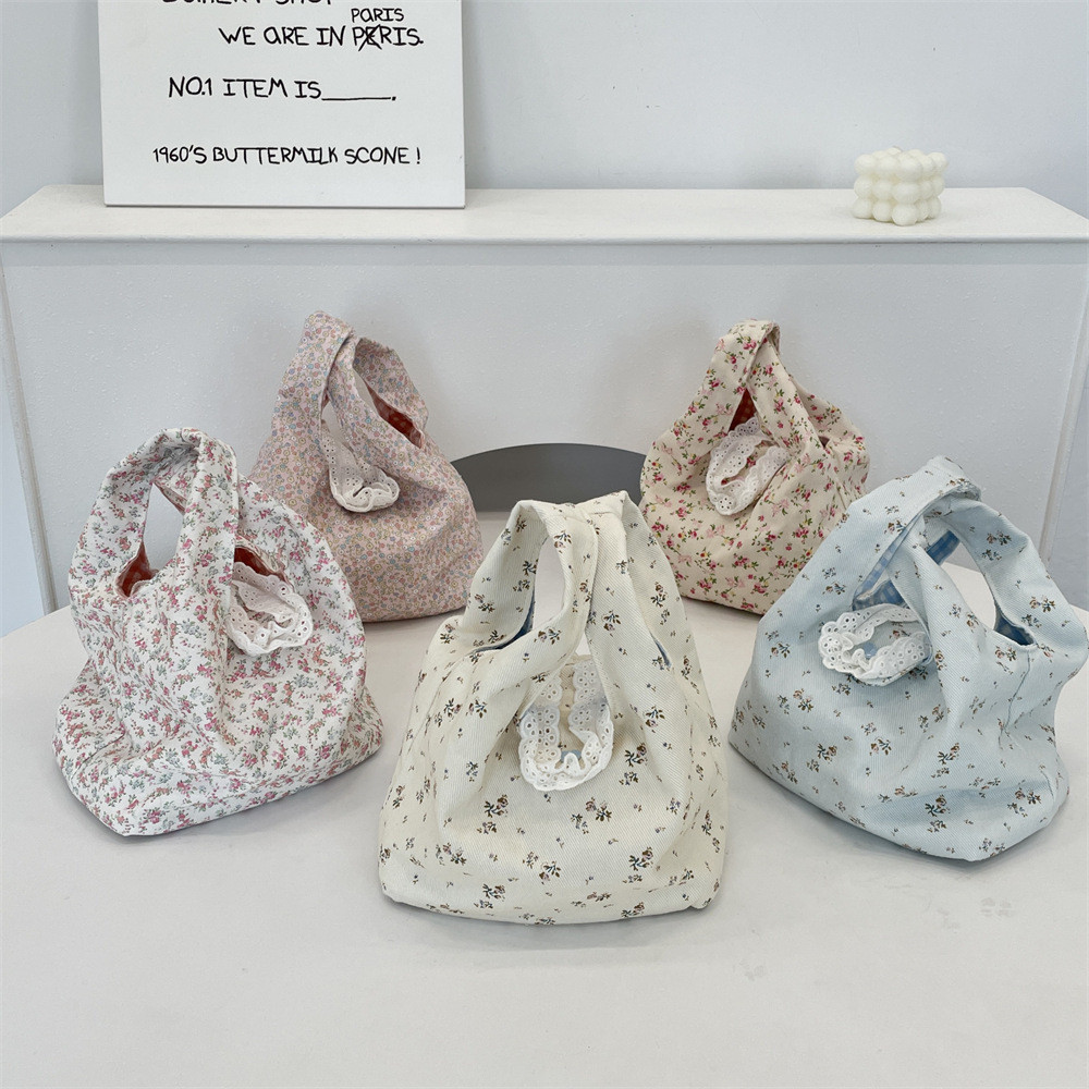 Pastoral Floral กระเป๋าผ้าใบพกพาขนาดเล็ก Sweet Girl Outing Wrist Bag Portable Elegant Portable Small Cloth Bag