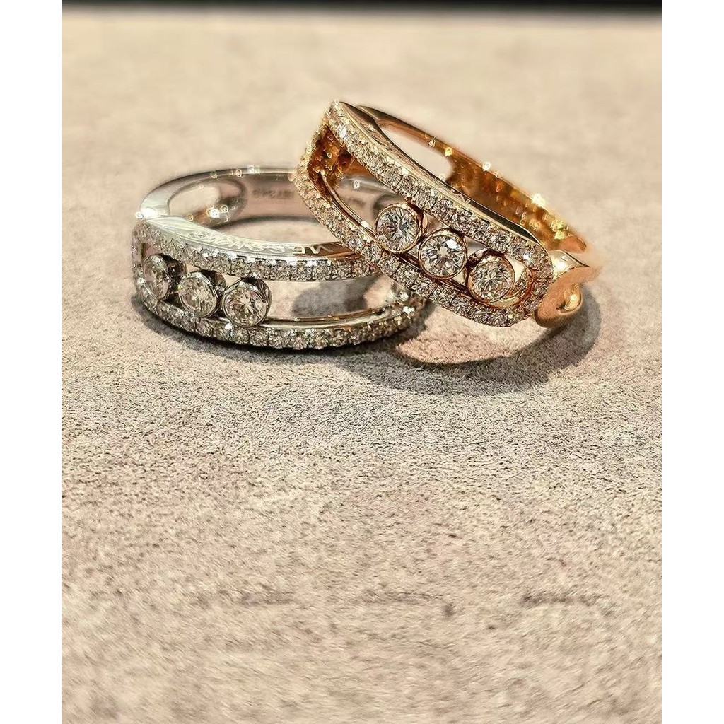 แหวนเลื่อนเพชรสามเพชรรุ่นสูง V สีทอง แฟชั่นหลากหลาย บุคลิกภาพสร้างสรรค์ รุ่นกว้างที่ฝังเพชร แหวนคู่สำหรับผู้หญิง