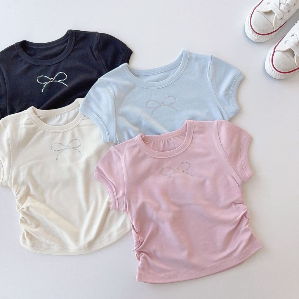ฤดูร้อน เสื้อยืดแขนสั้นทรงเข้ารูปสำหรับเด็กผู้หญิง สไตล์เกาหลี แขนสั้น ปกติ โบว์ประดับเพชร เสื้อเรียบง่าย