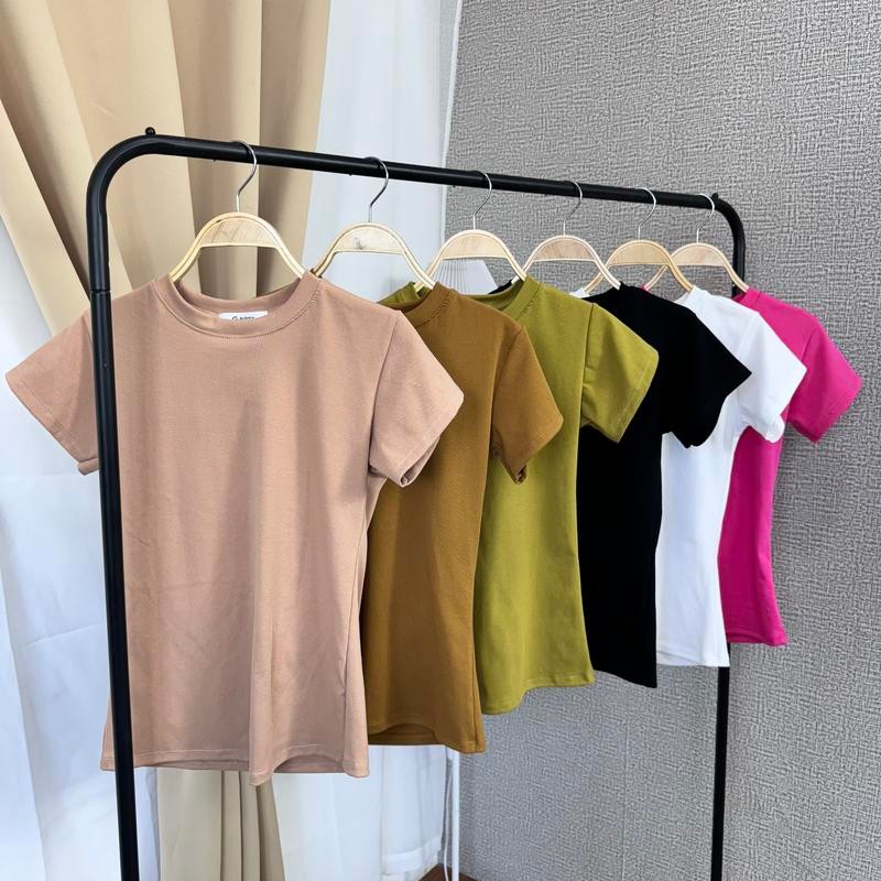 เสื้อยืดผู้หญิง ผ้ายูนิโค่ ทรงรัดรูป แขนสั้นรอบคอ ใส่แล้วดูผอมสุด ผ้ายืดตามตัว สาวอวบก็ใสได้ค่า รุ่น กิมจิ