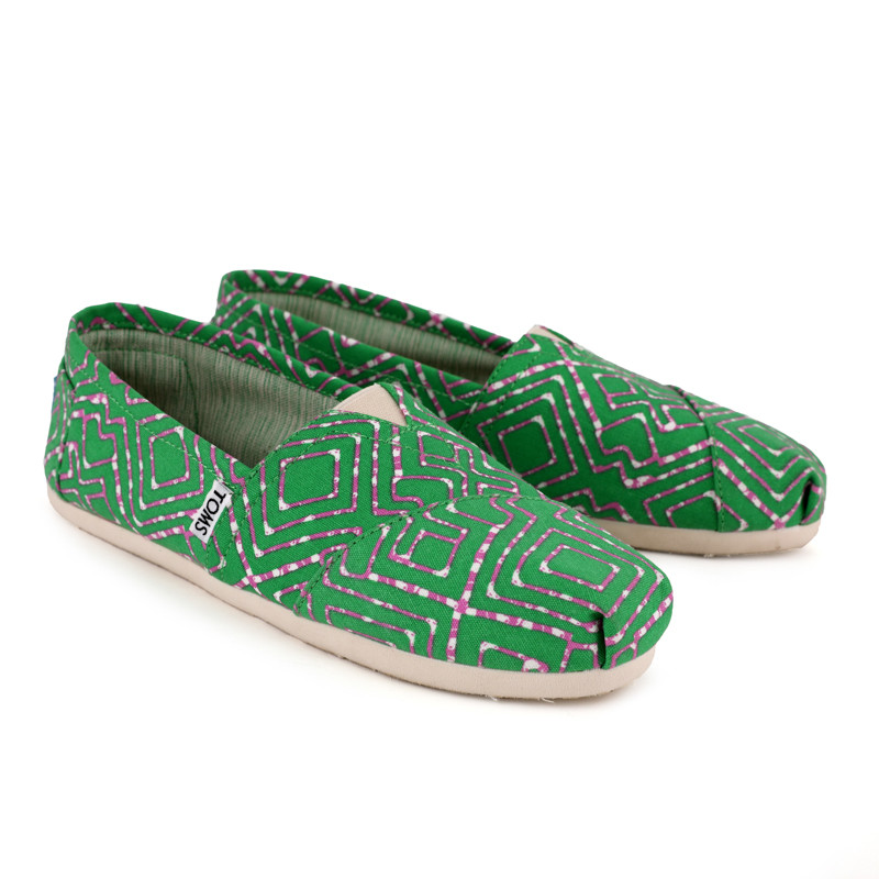 2024 ดีไซน์ใหม่ Toms Crochet TOMS ขี้เกียจผ้าใบลําลองรองเท้าแบนรองเท้าผู้หญิง