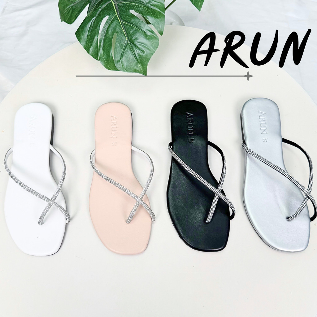 รองเท้าแตะ แบรนด์ ARUN รุ่น T1090 สายคาดเพชร