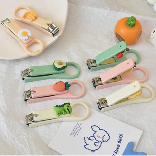 กรรไกรตัดเล็บคละลาย และสี มาใหม่ลายน่ารัก กรรไกรตัดเล็บพกพา กรรไกรตัดเล็บขนาดเล็ก