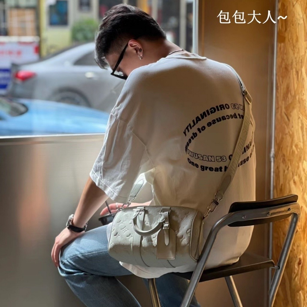 กระเป๋าถือแบบไหล่ รุ่น Keepall ขนาด 25 สำหรับ 여성 ออกแบบเรียบง่ายแต่มีคุณภาพสูง