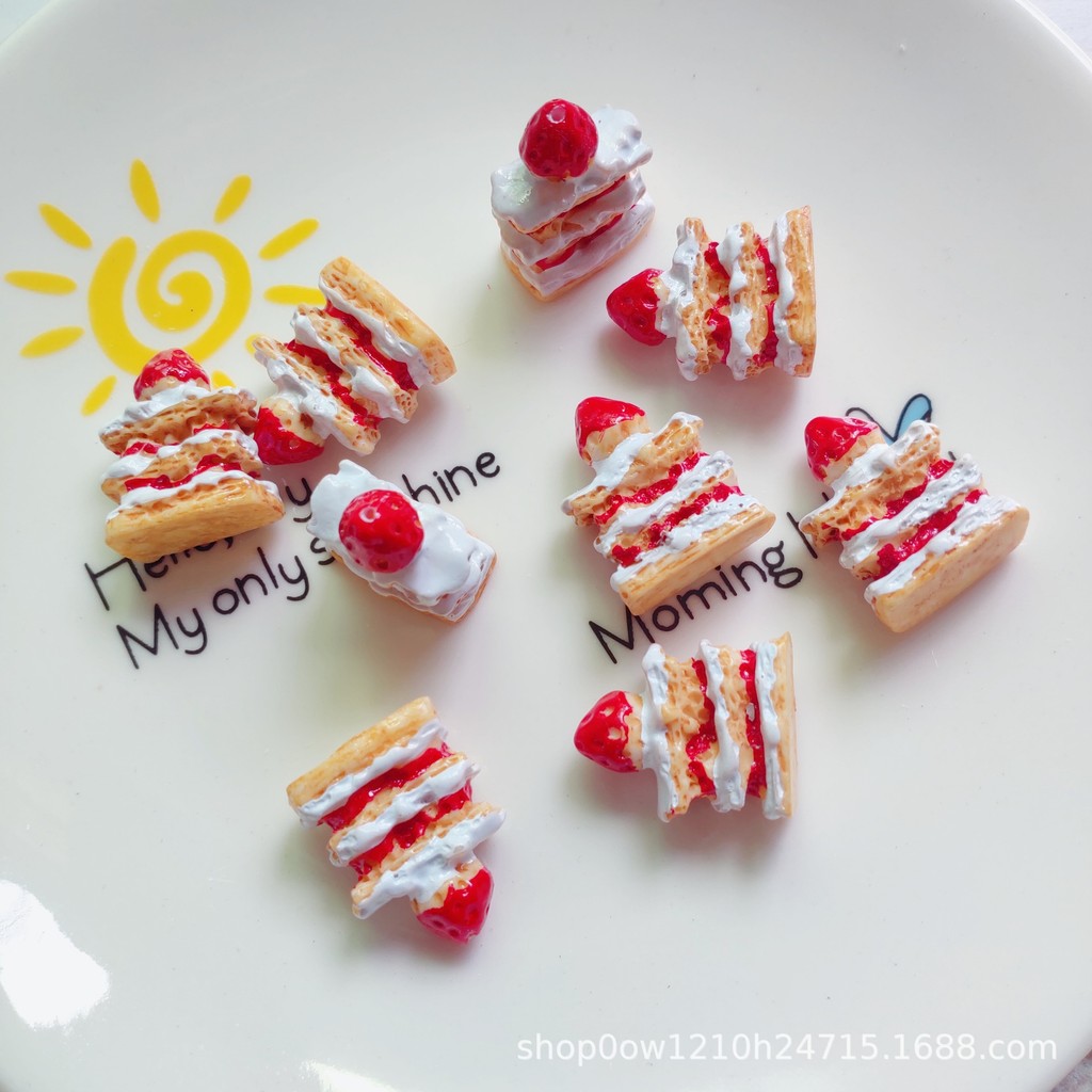 ของตกแต่งเรซิน DIY เค้กสตรอเบอร์รี่เหมือนจริง เค้กครีม เคสโทรศัพท์อีพ็อกซี่ทำมือ อุปกรณ์เสริมความงาม ราคา ถูกที่สุด ดีลบีเคเค แกลเลอรีภาพที่ 7