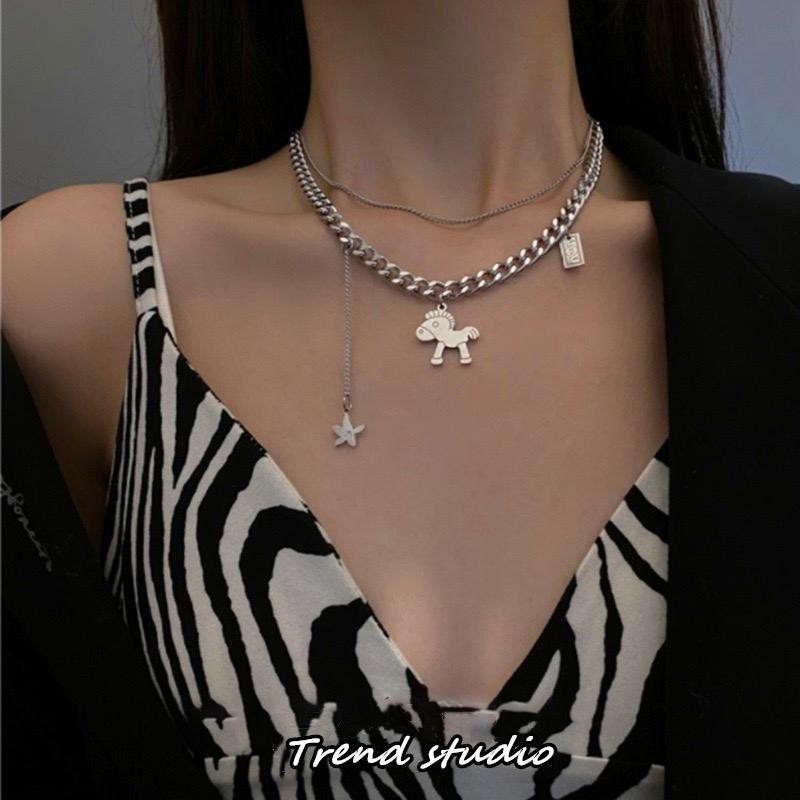 สร้อยคอเชื่อมแบบทันสมัย การผสมผสานระหว่างไม้กางเขนและเพทายสีดำและการออกแบบโซ่คู่เป็นที่นิยมมาก สร้อยคอแฟชั่นซีรีส์ - รูปที่ 6