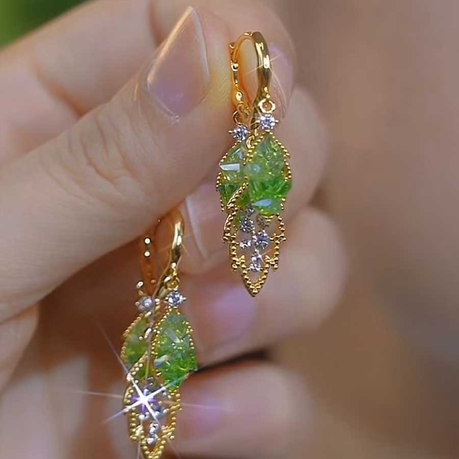 ต่างหูใบไม้คริสตัลไล่โทนสีสีเขียวสดขนาดเล็กสไตล์ใหม่แฟชั่นการออกแบบเฉพาะ - รูปที่ 2