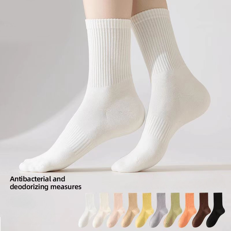 ถุงเท้ากีฬาผู้หญิงจากผ้าฝ้ายแท้ ระงับกลิ่นกาย ดูดซับเหงื่อ สไตล์ญี่ปุ่น สบาย ๆ สีขาว นุ่ม