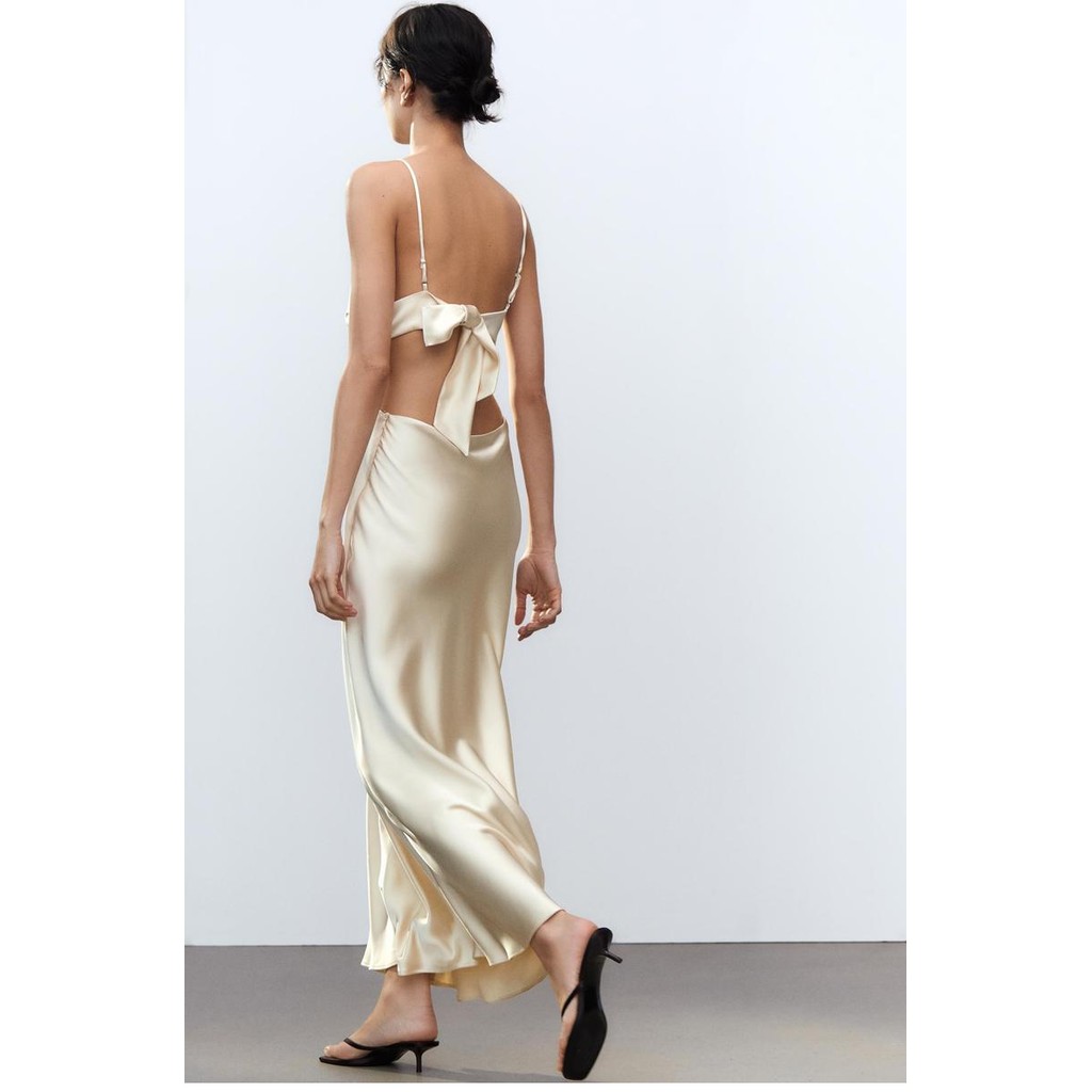 ซาร่า2025 ชุดฤดูร้อนสำหรับผู้หญิง สไตล์ใหม่ ชุ赤纱巾萨廷绸吊带连衣裙2896331 - รูปที่ 4