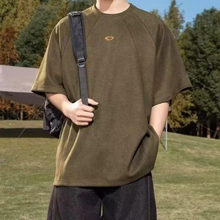 MNO.9 T-shirt 1428 Oversize เสื้อยืดแขนสั้นผู้ชาย คอกลม งานปัก/แต่งแถบหน้าอก ผ้าcottonกึ่งกำมะหยี่ สไตล์เกาหลี เสื้อยืด