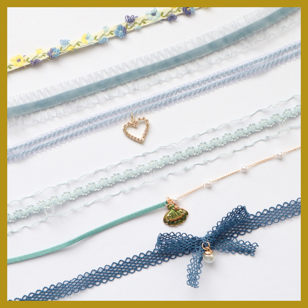 เครื่องประดับสายคล้องคอมินิชอกเกอร์สีเทาสีฟ้าแบบลูกไม้ Bow Love Heart
