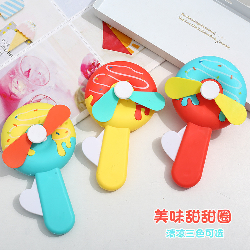 [Dormitory Handy Tool] Cartoon Hand Pressure Silent Small Fan❄️| พัดลมมือถือขนาดเล็กแบบพกพา ️ | สํานักงานนักเรียน ท่องเที่ยว จําเป็น | ไอศกรีมโดนัท และอื่นๆ 7 สไตล์น่ารัก | วัสดุ PP สามารถปรับแต่งได้✂️| OPP Bagged พัดลมแรงดันมือ สไตล์โดนัทมือถือน่ารัก