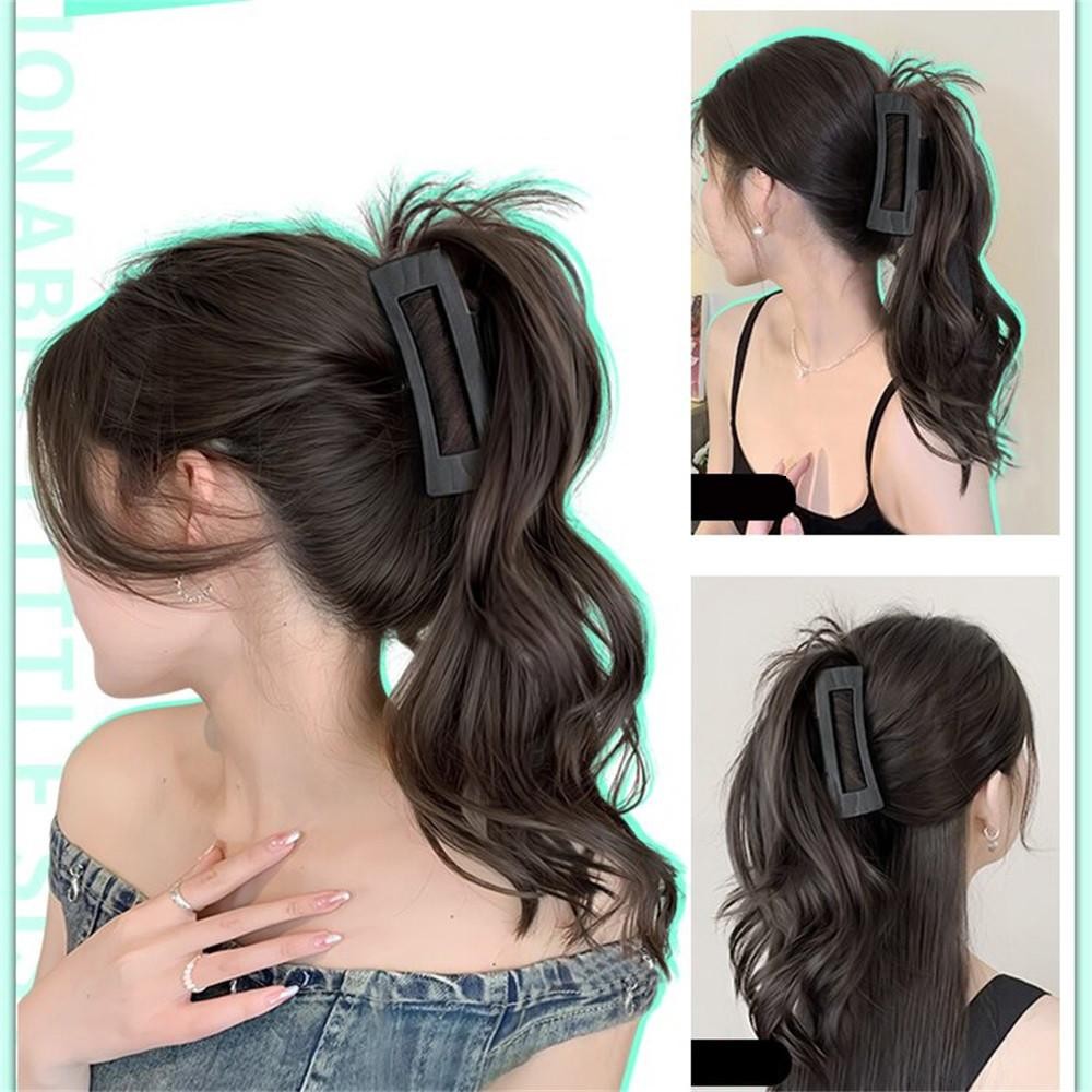 ผมหยิกหางม้าสูงแบบมัดครึ่งหัว