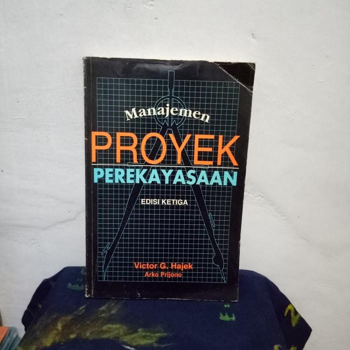 หนังสือต้นฉบับบนการจัดการโครงการนักสู้ Victor G Hajek & Arko Prijono