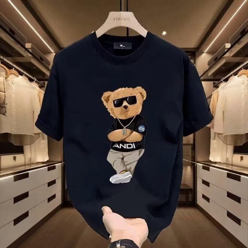 ฤดูร้อน สไตล์อเมริกันใหม่ เสื้อยืดพิมพ์การ์ตูนหมีสุดเท่ สไตล์หลวมสบาย สตรีทสไตล์แขนสั้นผ้าไหมเย็น เสื้อสำหรับวัยรุ่นแบบยูนิเซ็กซ์