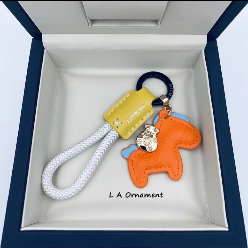 ทันทีที่อุดมไปด้วยแฮนด์เมดหนังวัวรถพวงกุญแจจี้ที่สวยหรูที่เรียบง่ายที่ไม่ซ้ํากันผู้ชายผู้หญิงคู่พวงกุญแจเชือกจุดสินค้า